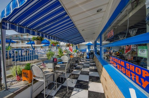 Tangiers Resort Motel - image 16