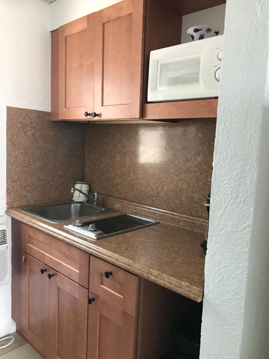 Tangiers Resort Motel - image 6