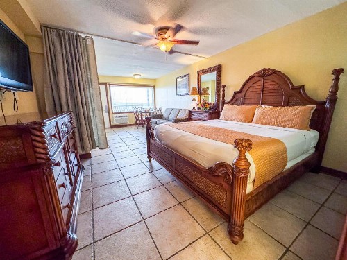 Aqua Beach Hotel - image 9