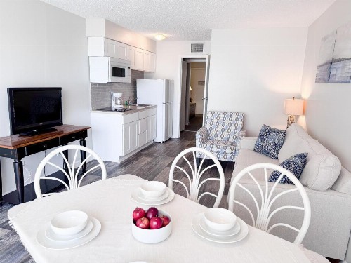 Aqua Beach Hotel - image 20