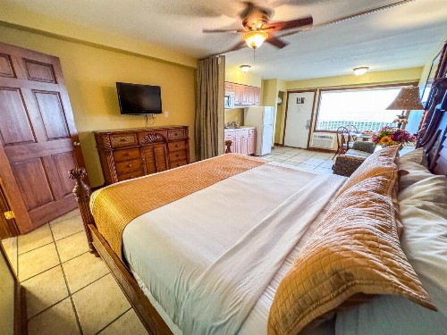 Aqua Beach Hotel - image 36