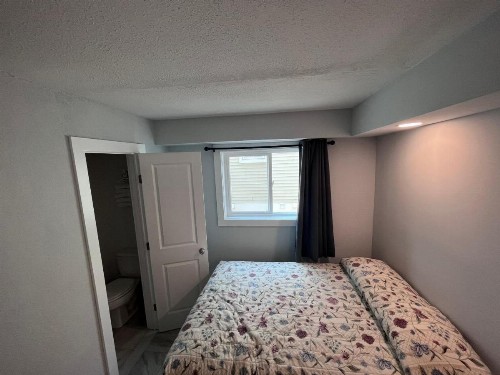 Admiral Resort Motel - image 26