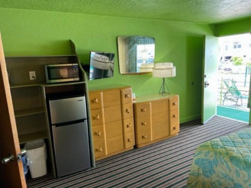 Caribbean Motel - image 34