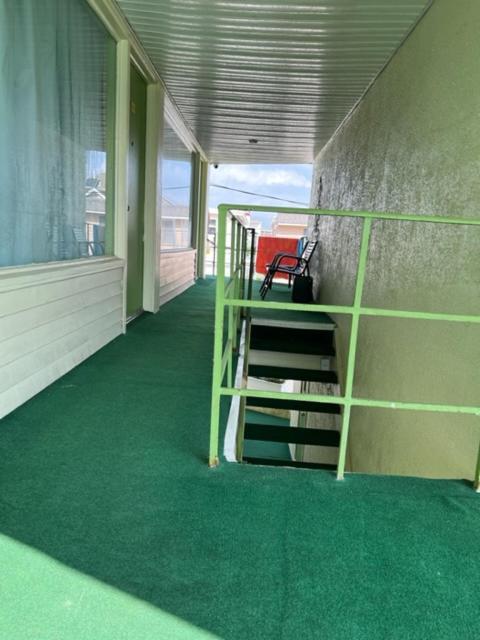 Caribbean Motel - image 5