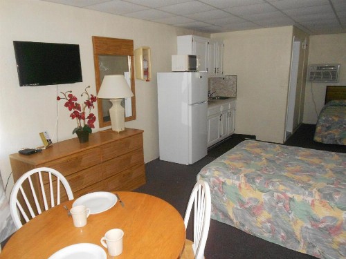 Viking Motel - image 12