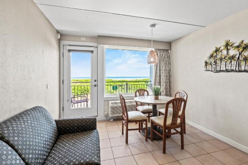 Waikiki Oceanfront Inn - image 28