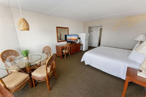 Waikiki Oceanfront Inn - image 44