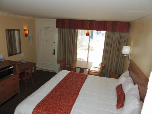 Fleur de Lis Beach Motel - image 14