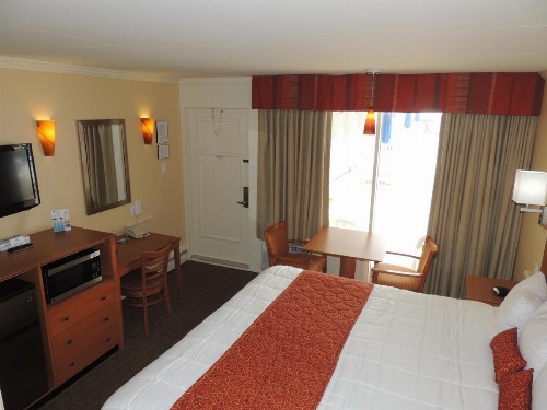Fleur de Lis Beach Motel - image 15