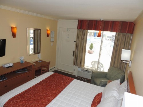 Fleur de Lis Beach Motel - image 17