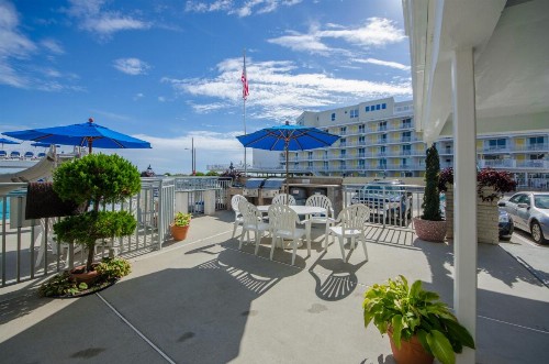 Fleur de Lis Beach Motel - image 22