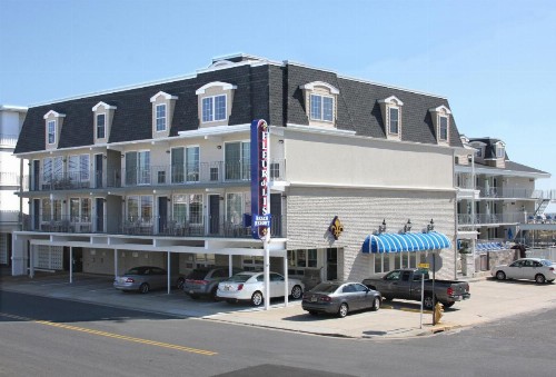 Fleur de Lis Beach Motel - image 29