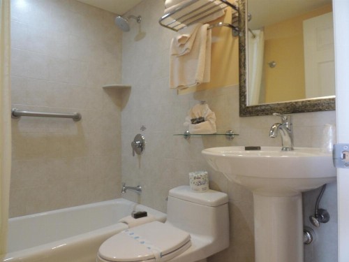 Fleur de Lis Beach Motel - image 3