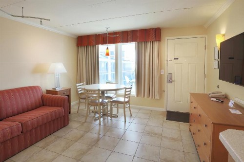 Fleur de Lis Beach Motel - image 33