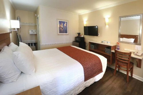 Fleur de Lis Beach Motel - image 36