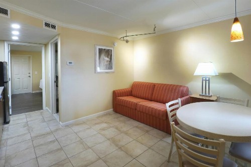 Fleur de Lis Beach Motel - image 37