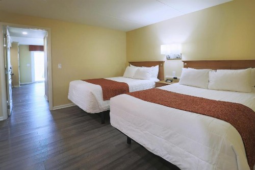 Fleur de Lis Beach Motel - image 39