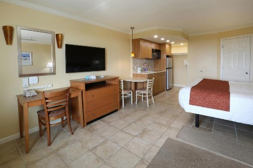 Fleur de Lis Beach Motel - image 44