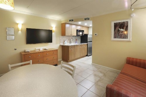 Fleur de Lis Beach Motel - image 47