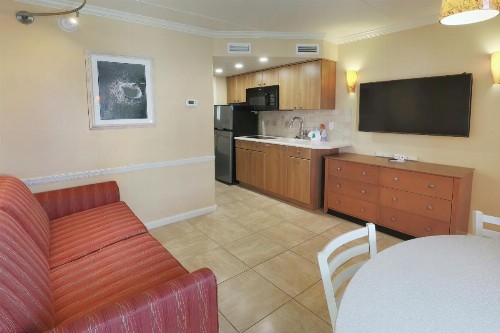 Fleur de Lis Beach Motel - image 6