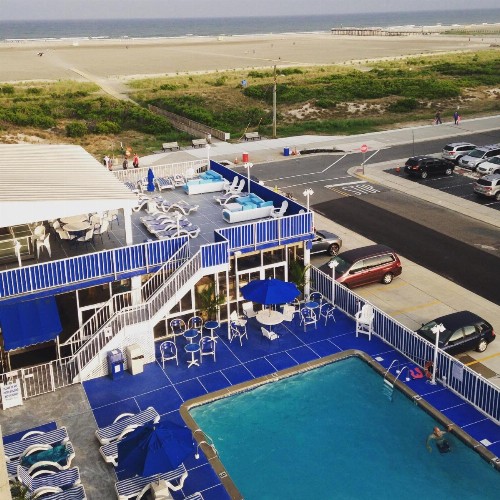 Adventurer Oceanfront Inn - image 14