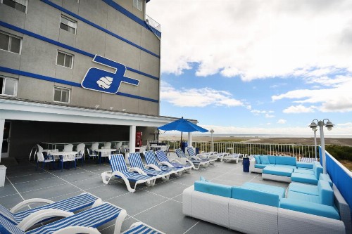 Adventurer Oceanfront Inn - image 15