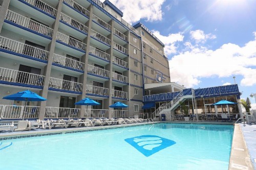 Adventurer Oceanfront Inn - image 16