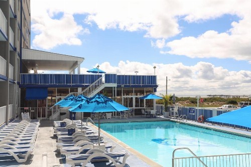 Adventurer Oceanfront Inn - image 18