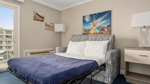 Adventurer Oceanfront Inn - image 5