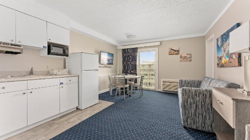 Adventurer Oceanfront Inn - image 6