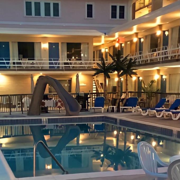 Beach Colony Motel - main image