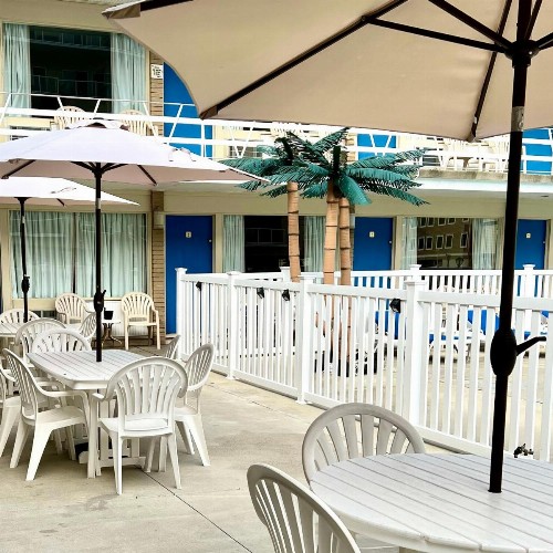 Beach Colony Motel - image 10