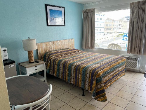 Beach Colony Motel - image 13