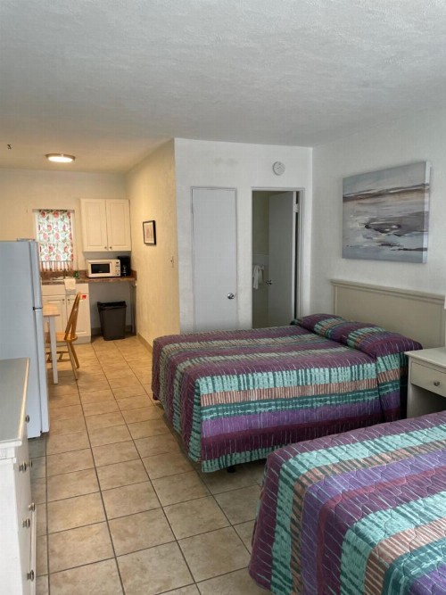 Beach Colony Motel - image 14