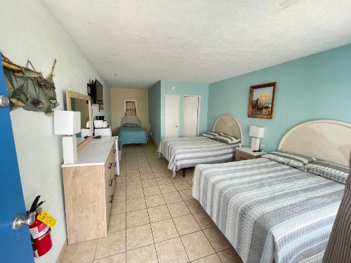 Beach Colony Motel - image 16