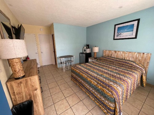 Beach Colony Motel - image 37