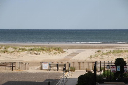 Beach Colony Motel - image 40