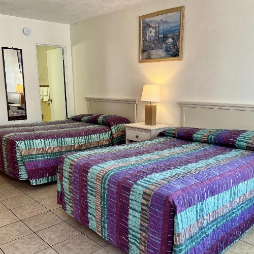 Beach Colony Motel - image 8