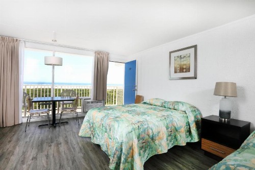Olympic Island Beach Resort - image 12