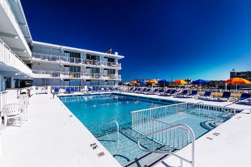 Crusader Oceanfront Resort - image 5