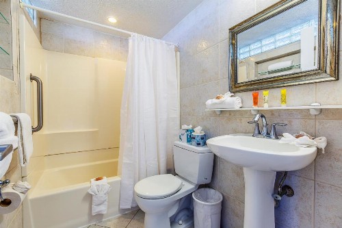 Crusader Oceanfront Resort - image 6