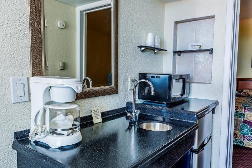 Crusader Oceanfront Resort - image 9