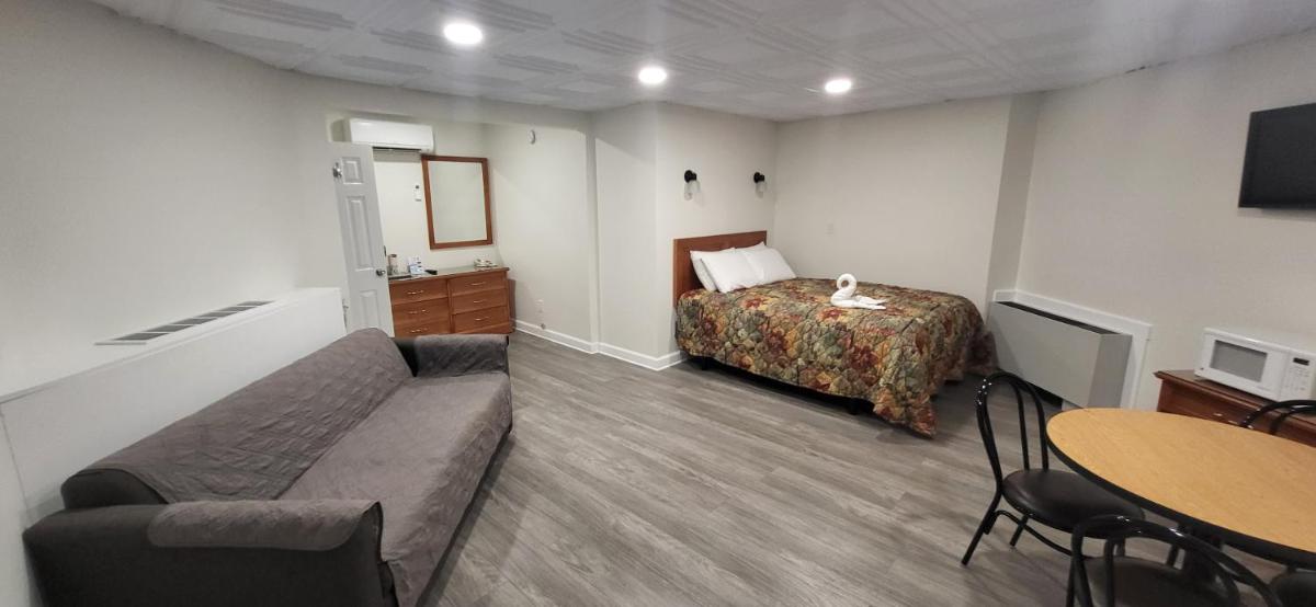 Compass Family Resort - image 2