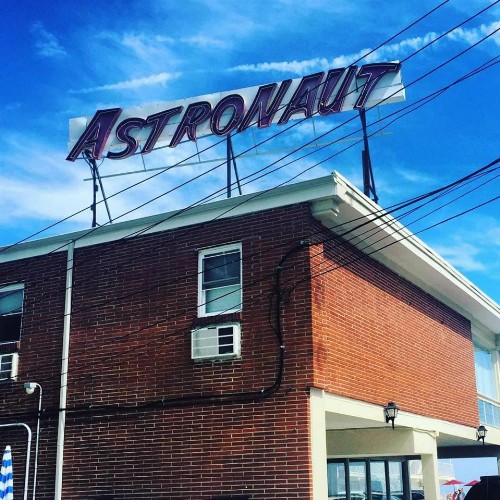 Astronaut Motel - image 7