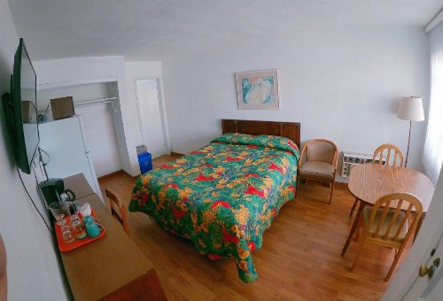 Sea Chest Motel - image 16