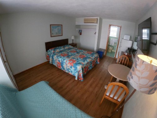 Sea Chest Motel - image 19