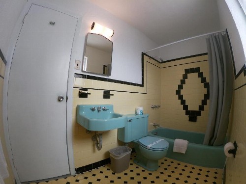Sea Chest Motel - image 4