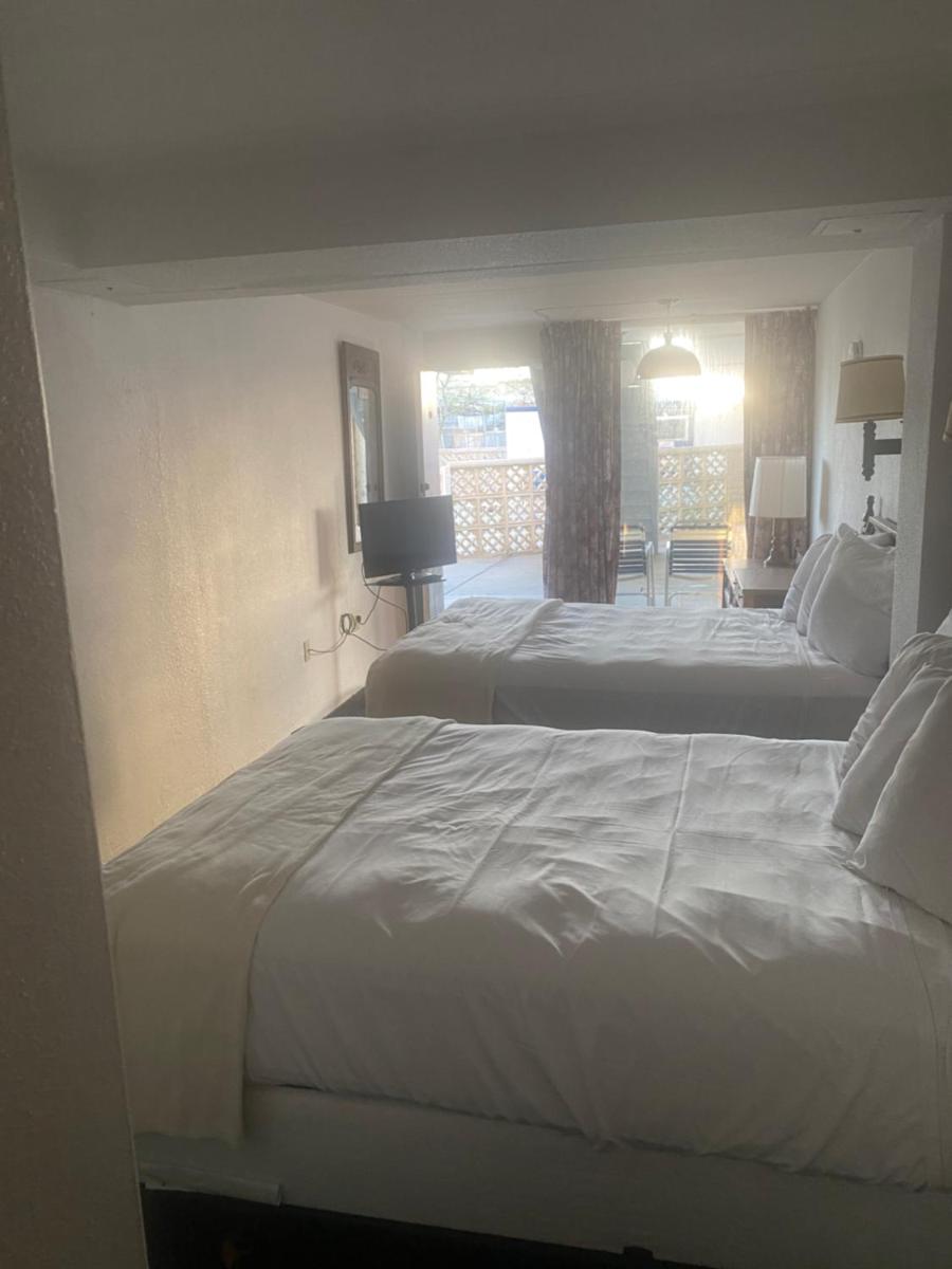 Yankee Clipper Resort Motel - image 2