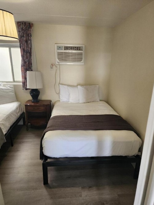 Yankee Clipper Resort Motel - image 25