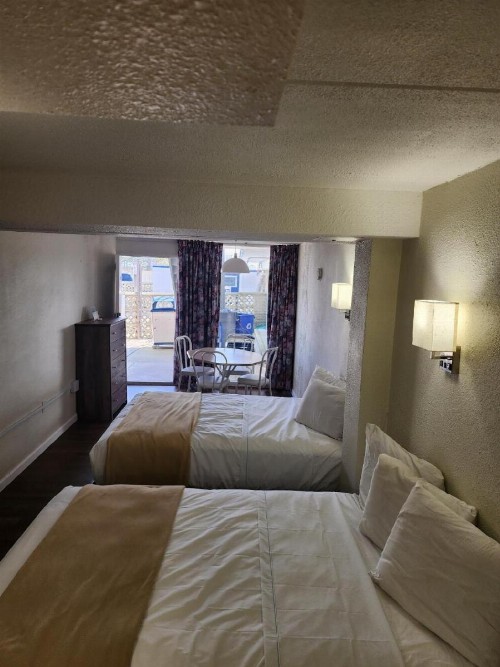 Yankee Clipper Resort Motel - image 41